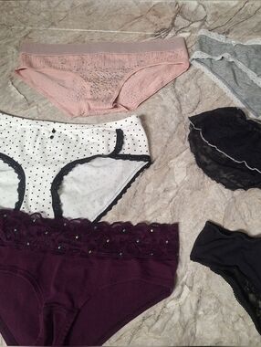 Womens Victoria Secrets Panties Lot, Medium